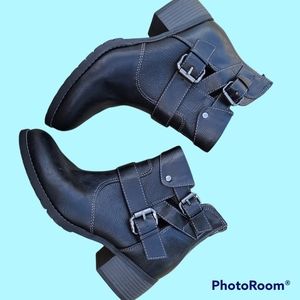 Black booties, sz 9.5